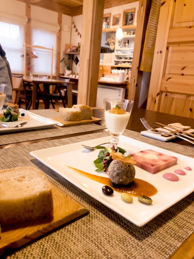 御代田- 菜食料理パザパ