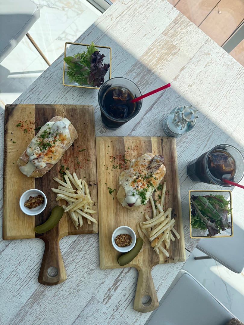 anuanua horse garden & cafe